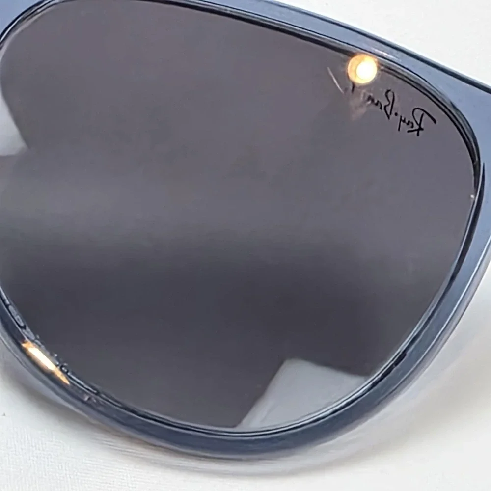 Ray-Ban Erika Sunglasses Womens 54-18 Blue Gray Round Polarized Thailand RB4171